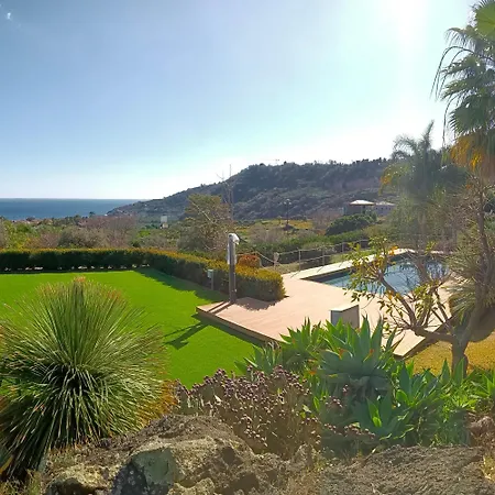 Vittoria Holiday home *